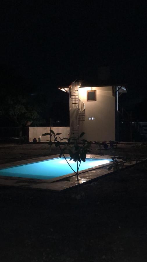 Outside Bungalow Sekongkang Екстериор снимка
